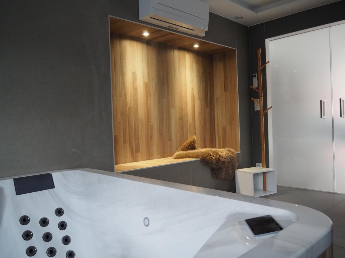 Le Renouveau Avec Jacuzzi Privatif Holiday home