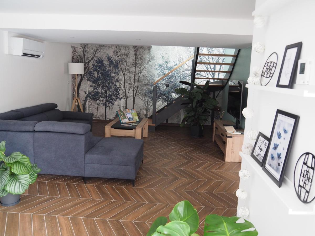 Le Renouveau Avec Jacuzzi Privatif Holiday home *