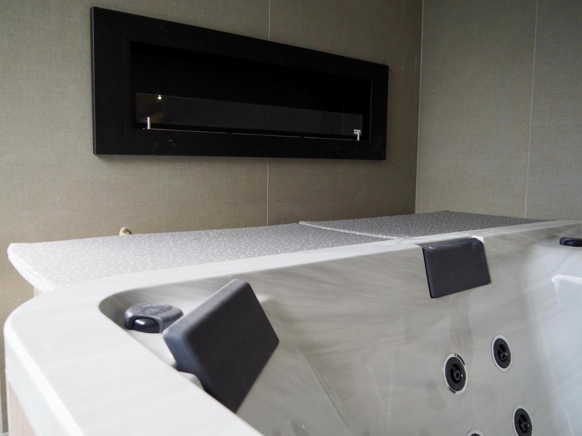 Le Renouveau Avec Jacuzzi Privatif Holiday home *