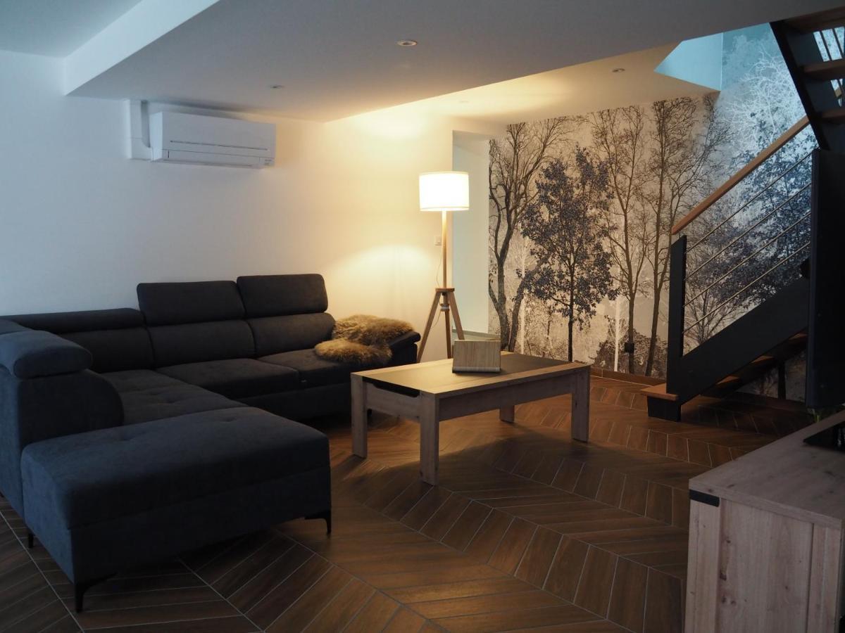 Holiday home Le Renouveau Avec Jacuzzi Privatif